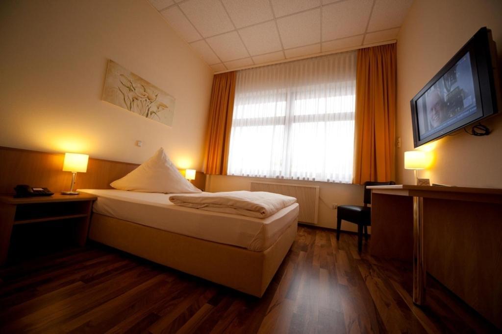 Hotel Zur Rebe Hochheim am Main Rom bilde